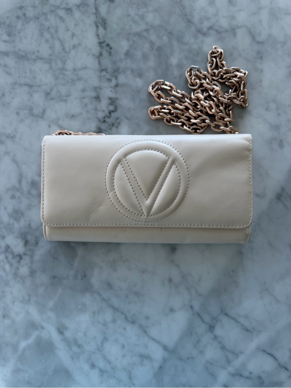 V Logo Chain Wallet Shoulder Bag - Cream